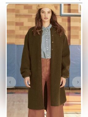 THE GREAT. The Sherpa Coat in Army Green size 1 Small